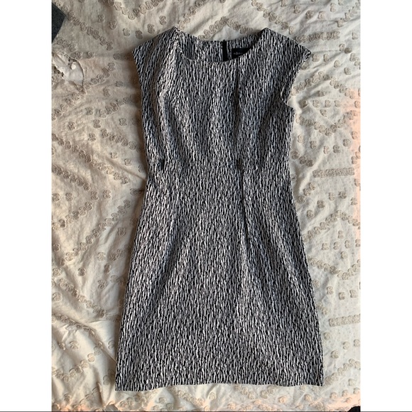 connected apparel Dresses & Skirts - Black and white midi work dress with belt loops